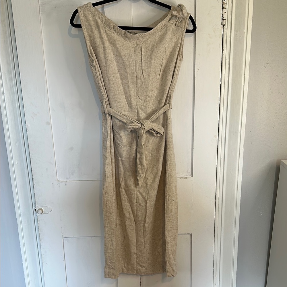 Eva Mendes Beige Sleeveless Dress